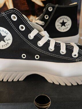 Converse All Star Women's Lugged 2.0 High Top Black Sneakers Size 8 US NEW Shoes